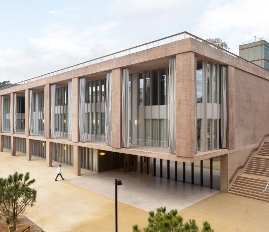 Vhir Vall D’Hebron Research Institute, BAAS arquitectura and Espinet / Ubach Arcquitectes, Barcellona