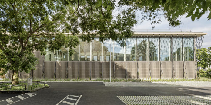 public_swimmingpool-grossfeldsiedlung-hehu-a01