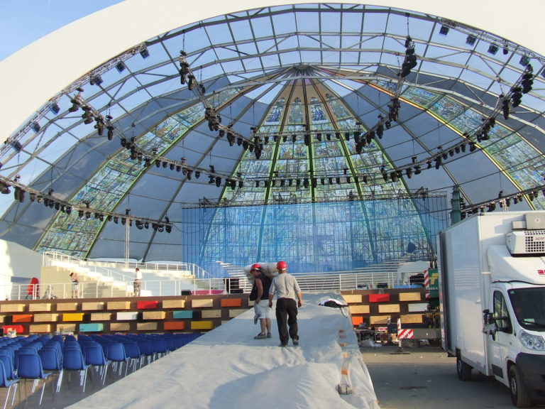 Una pellicola fa da scenario alla visita del Papa