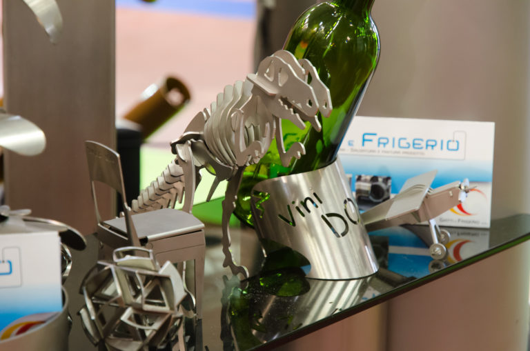 La lamiera nella vita dell’uomo: design, industria e sostenibilità