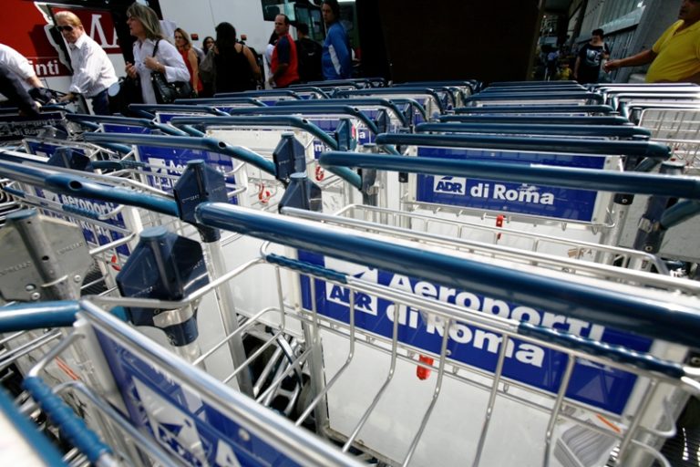 Software e ups Socomec per viaggiare leggeri e sicuri