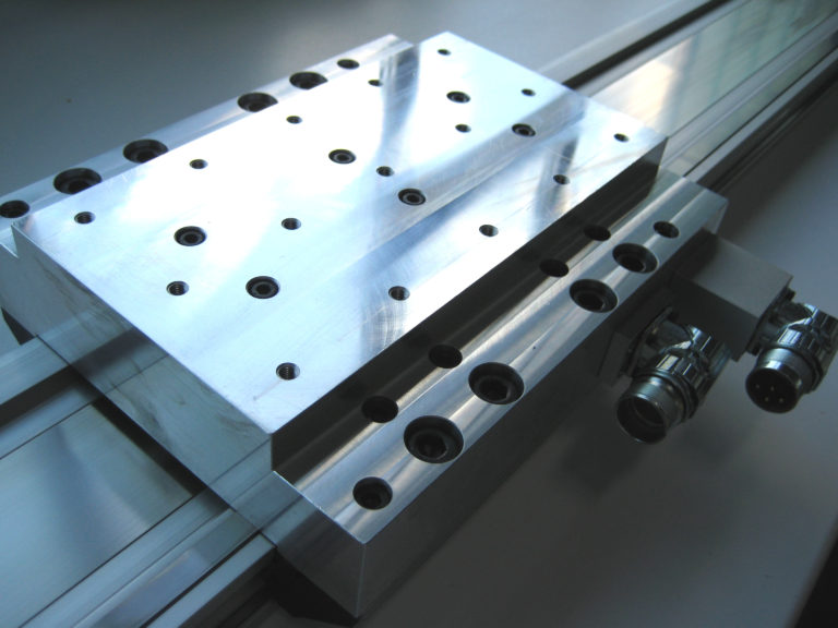 Motori elettrici lineari: il controllo puntuale