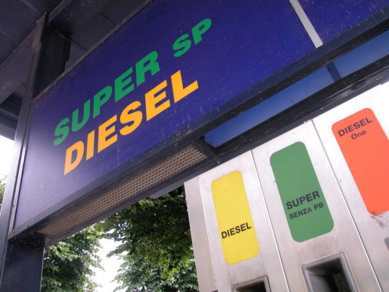 Il petrolio rimane la prima fonte di energia