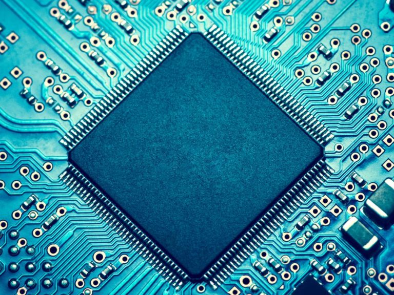 RISC vs CISC, quale oggi la differenza?