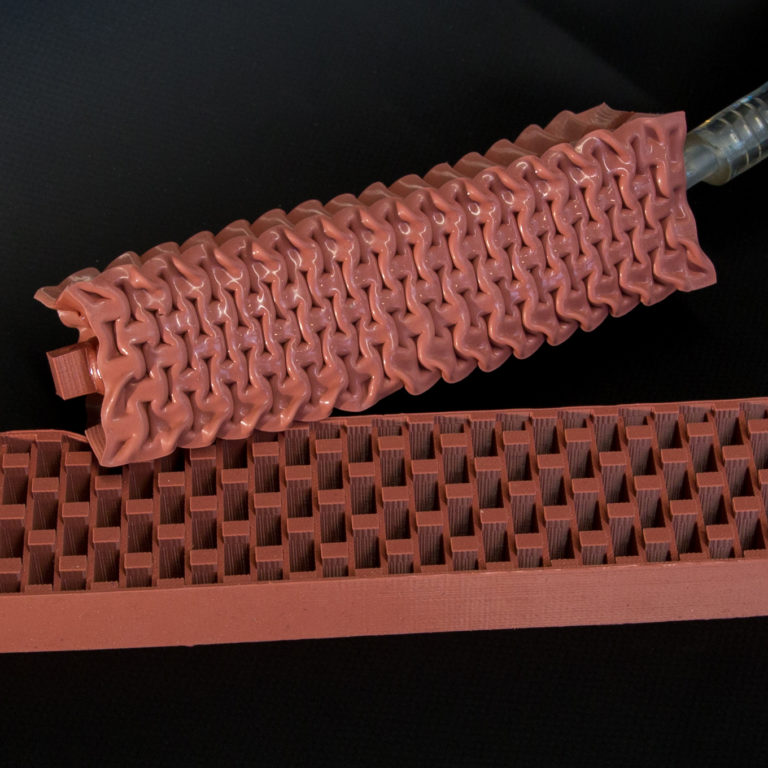 Attuatori a imitazione dei muscoli umani