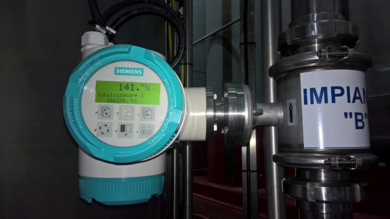 Un bicchiere pieno di automazione per Caviro