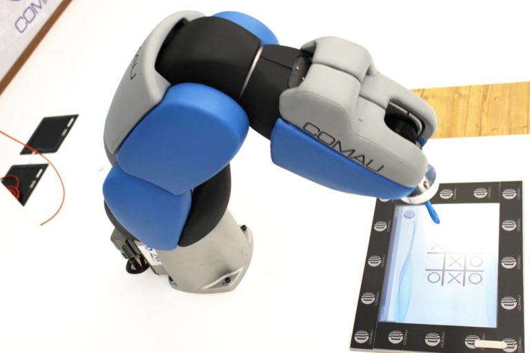 Automazione e robotica Comau al Motor Show 2016 di Bologna