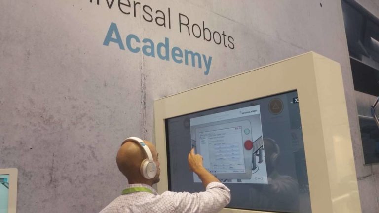 Universal Robots presenta UR Academy