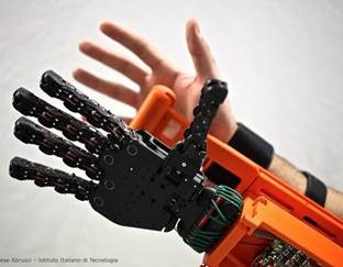 Technology Hub :Area dimostrativa intelligenza artificiale e robotica di servizio (20 -22 aprile 2017, Milano, fieramilanocity)