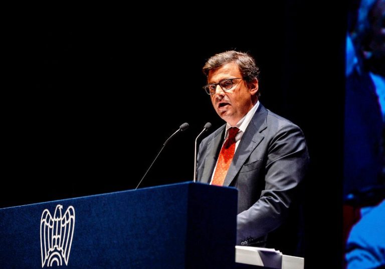 Calenda: con Poletti stiamo lavorando a un Piano Lavoro e Welfare 4.0