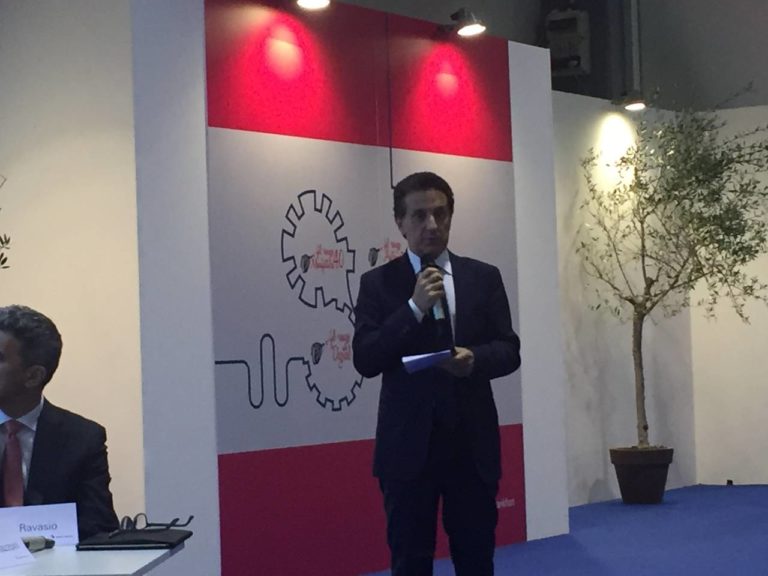 L’automazione cresce del 4% nel 2016, boom di wireless e networking