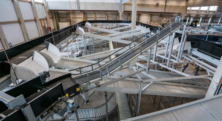 Tecnologia e soluzioni Interroll nel nuovo centro di distribuzione Wenko