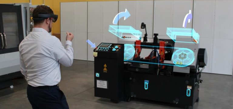 Microsoft HoloLens ora disponibile anche in Italia