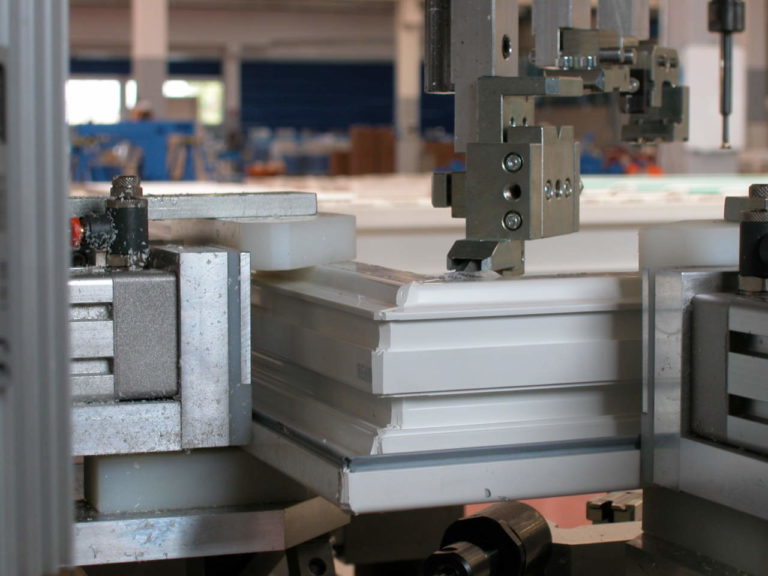 La ripresa continua, ma i giovani laureati emigrano