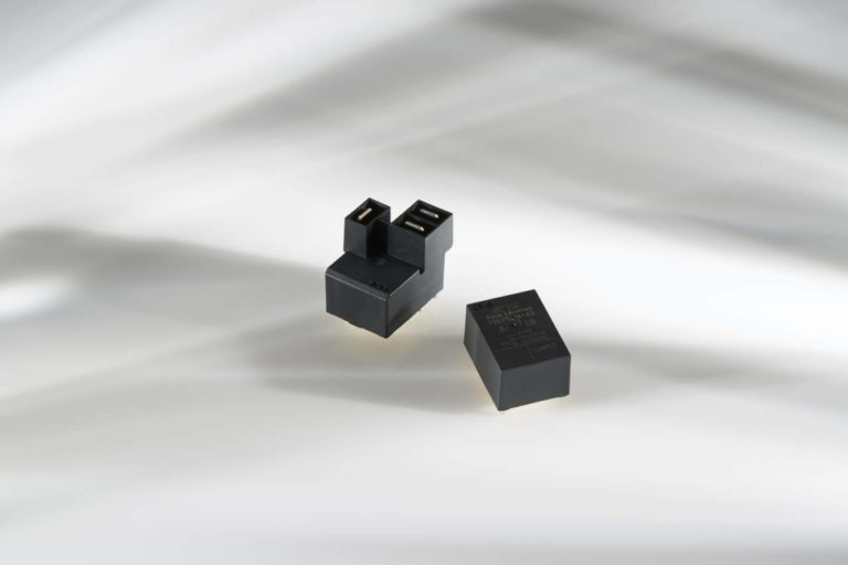 TE Connectivity introduce il relé più piccolo nella sua classe