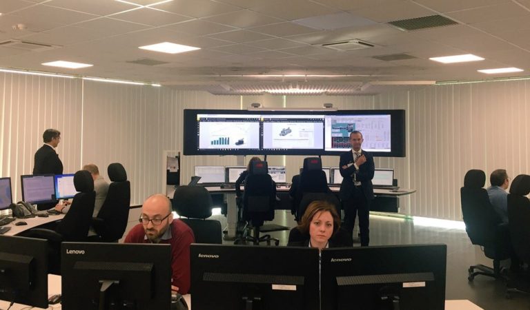 Abb sostiene le aziende nei settori power generation e water nell'ottimizzazione dei processi con Abb Ability Collaborative Operations. Punto di riferimento di questa offerta di servizio è il Centro di Abb di Genova