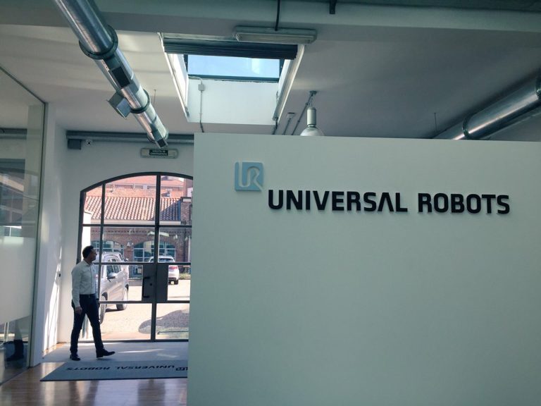 Il 13 marzo Universal robots, l'azienda danese che nel 2008 ha inventato la robotica collaborativa, ha inaugurato una nuova sede a Torino