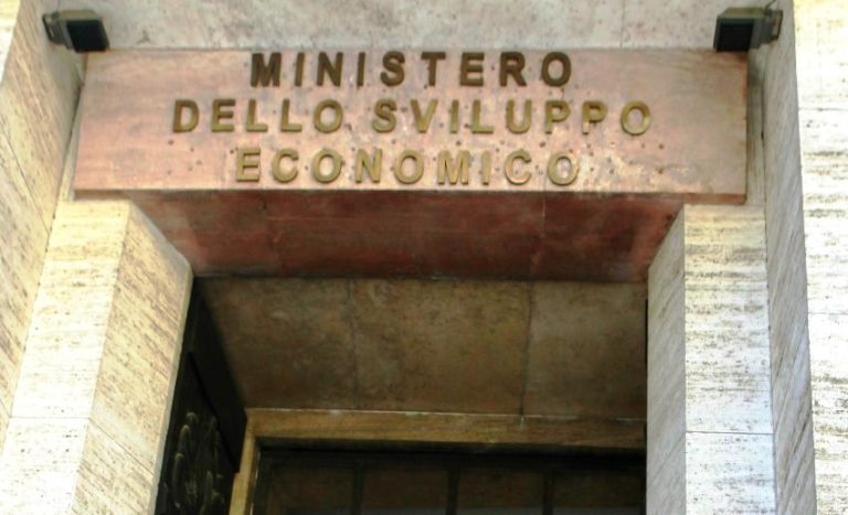 Mise, stanziati altri 242 milioni per Pmi digitali
