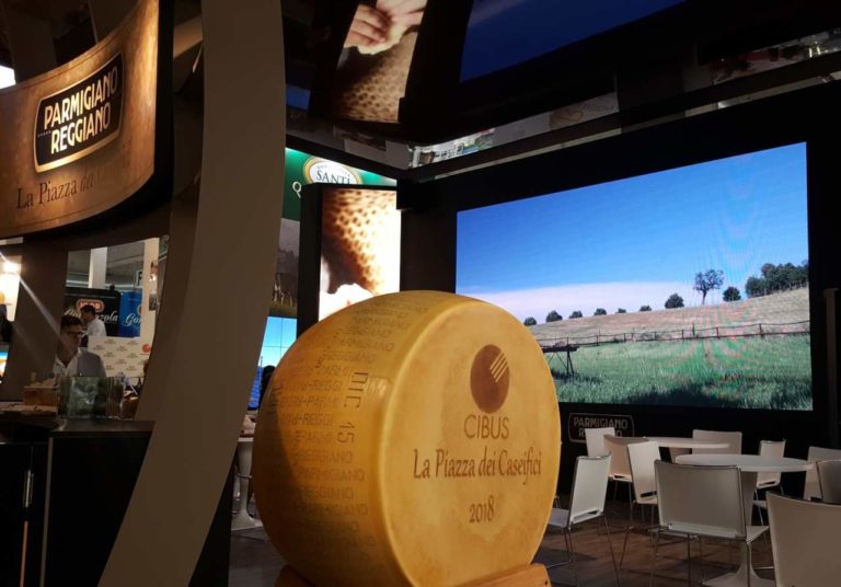 Secondo l’Onu, Parmigiano Reggiano, olio e prosciutto danneggiano la salute