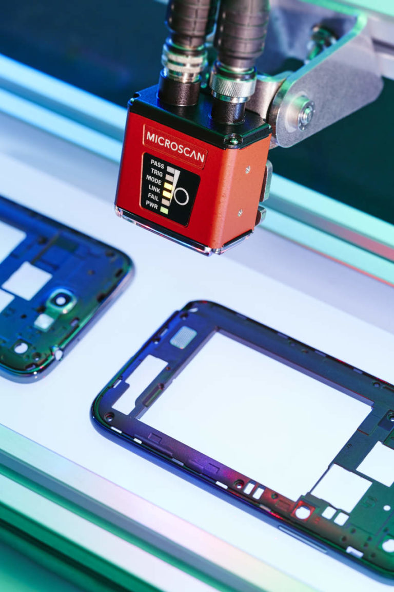 Tracciabilità, ispezione, controllo qualità: Omron integra la tecnologia Microscan