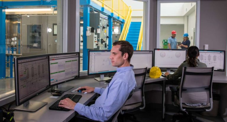 Cybersecurity e industrie di processo: quali minacce e come difendersi