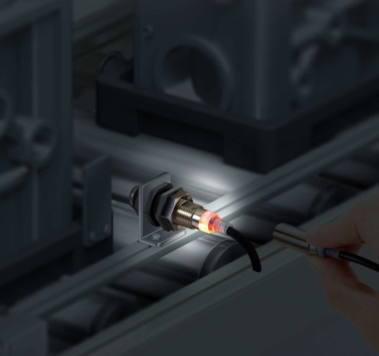 Sensori di prossimità E2E Next Omron, per ridurre i tempi di fermo macchina