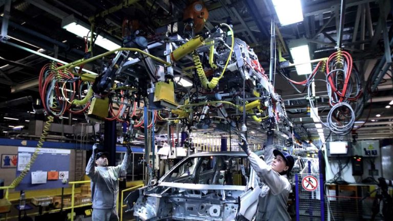 I cobot Universal Robots nello stabilimento PSA di Sochaux