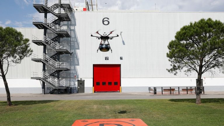 Seat: i ricambi arrivano in fabbrica con i droni