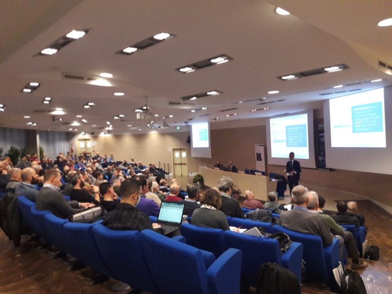 “Soluzioni e metodi per la disponibilità degli impianti elettrici”, seminario Cei a Bolzano