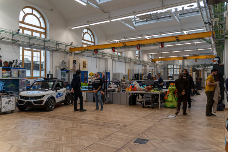 La frontiera della robotica nel nuovo laboratorio del Politecnico di Milano