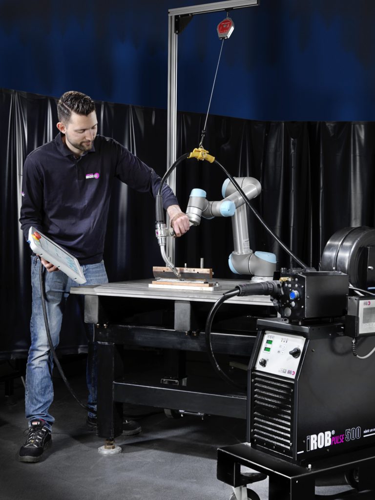 Universal Robots lancia i kit applicativi su UR+