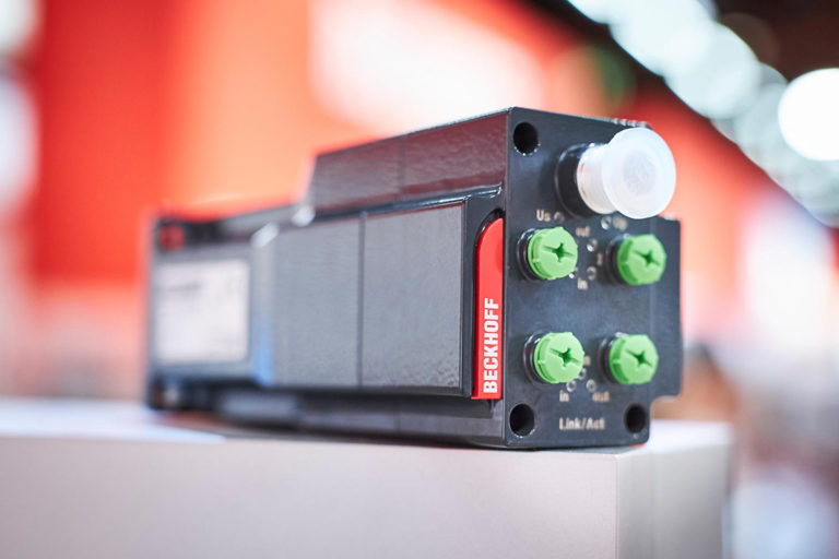 Beckhoff: il servoazionamento integrato senza quadro elettrico