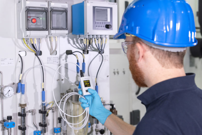 Valori di misura affidabili dal laboratorio al processo con Liquiline Mobile CML18