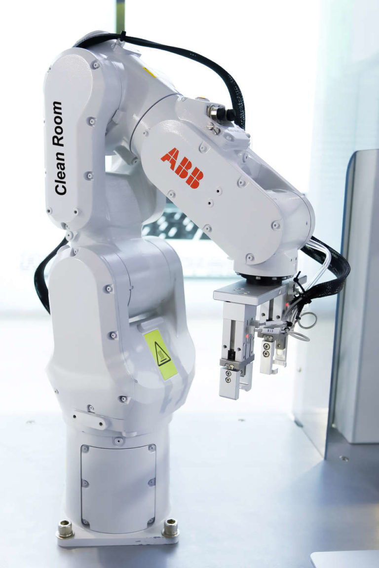 Robot Abb per l’automazione delle camere bianche