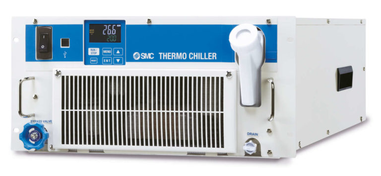 Un thermo-chiller compatto per piccoli spazi