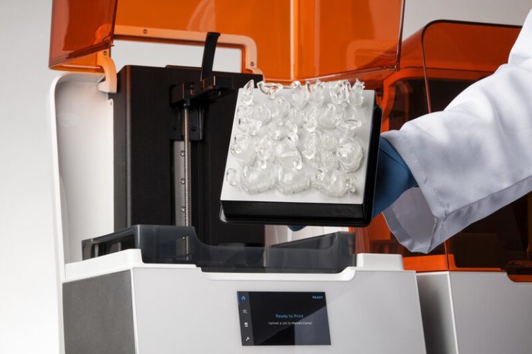 Formlabs stampa in 3D prototipi di auricolari personalizzati