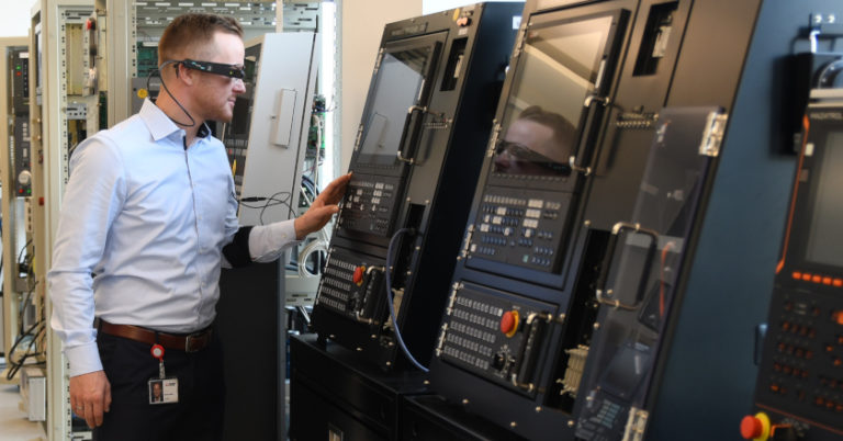 Smart Remote Service, per l'assistenza da remoto tramite smartphone, tablet o smart glass