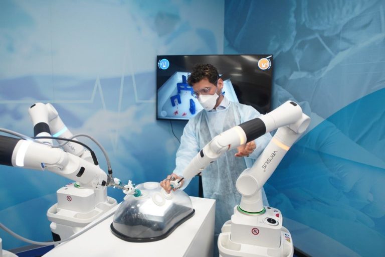 Versius: la nuova era dei robot chirurgici