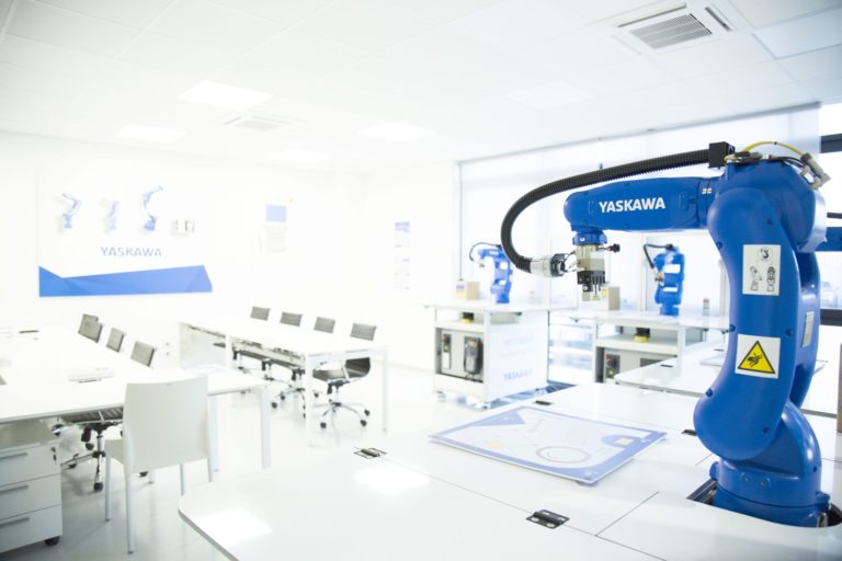 Yaskawa Academy certificata ISO 9001 EA-37