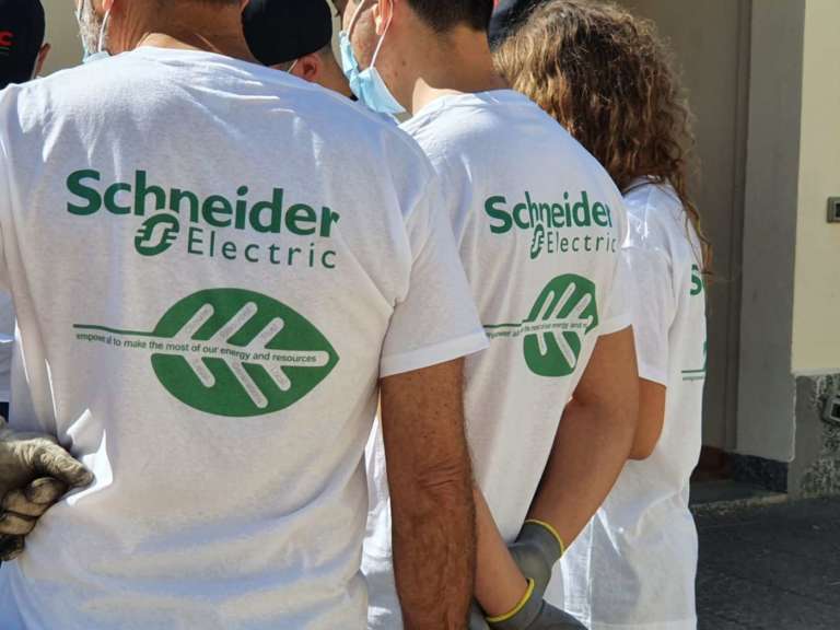 I tre impegni di sostenibilità di Schneider Electric Italia