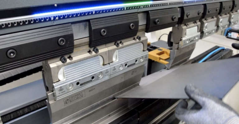 panasonic lavorazione metallo servo minas 2021