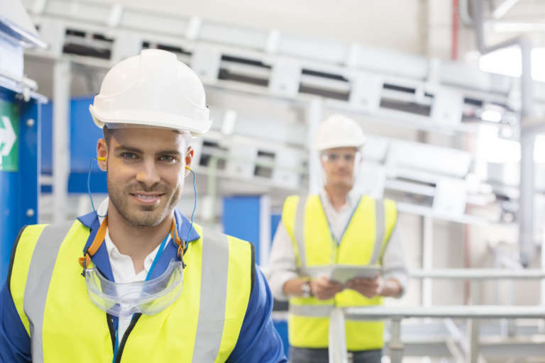 I nuovi servizi EcoStruxure di Schneider Electric individuano i rischi operativi e creano resilienza aziendale grazie alla manutenzione su condizione. Riduzione del rischio di guasti elettrici fino al 75% e ottimizzazione fino al 40% dei budget di manutenzione aggiungono alla tranquillità un significativo risparmio sui costi.