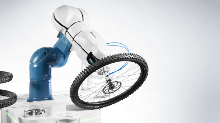 AMR, AGV e cobot: Stäubli Robotics festeggia 40 anni di attività e rilancia