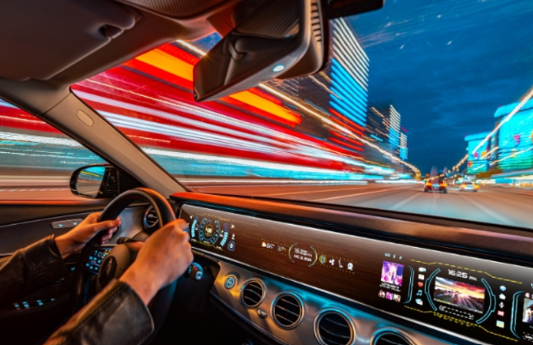 Automotive: l’infotainment di nuova generazione secondo Auo e Adi