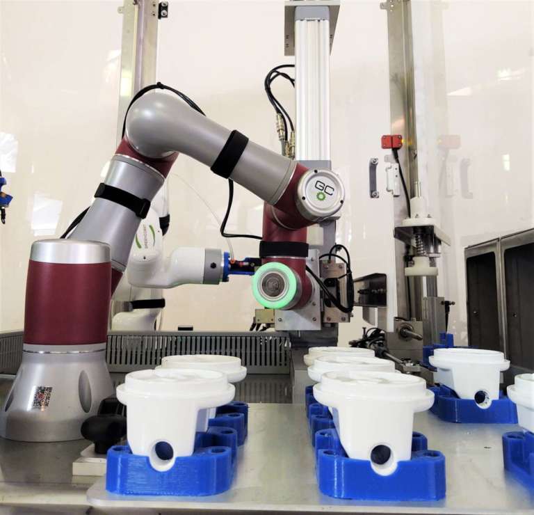 Automazione multiuso: arriva Mia Cobot