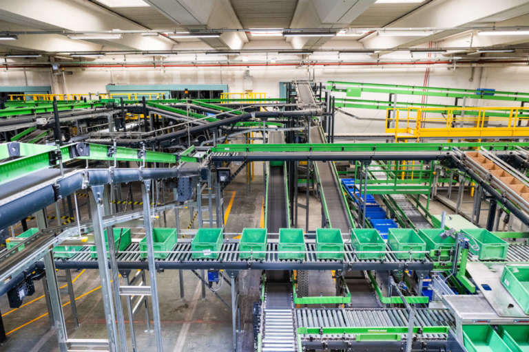 Automazione avanzata nel nuovo centro logistico Sacchi: digitale e fisico si fondono