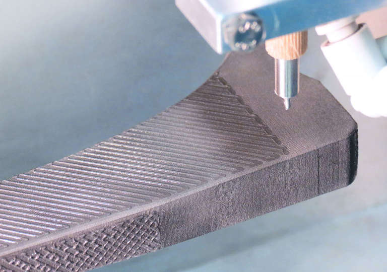 Un adesivo tissutale per protesi ispirato dalle cozze