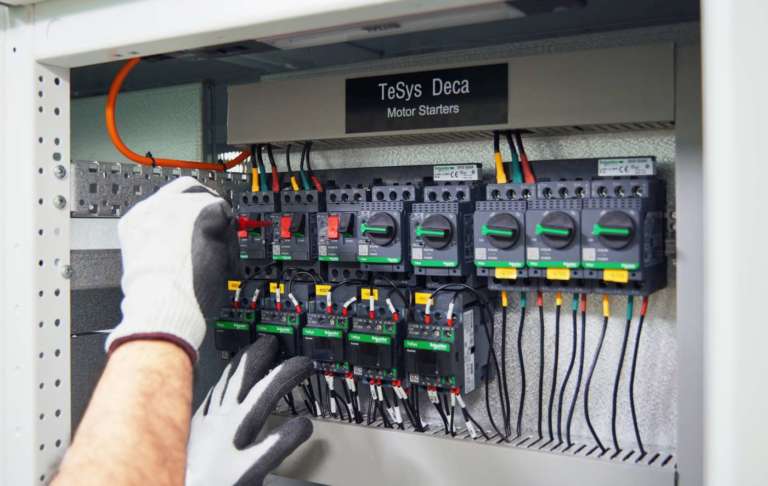 Gestione motore elettrico TeSys Deca Motor Circuit Breaker Operation