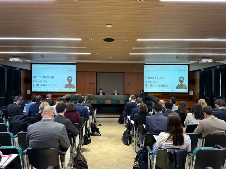 Digital servitization: a che punto è la trasformazione digitale dell’industria manifatturiera del machinery?