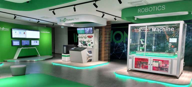 Porte aperte a Transizione 5.0 nel rinnovato Innovation Hub bolognese di Schneider Electric